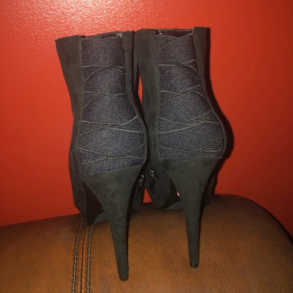 Black Nine West Ankle Boots - Picture 4 of 4